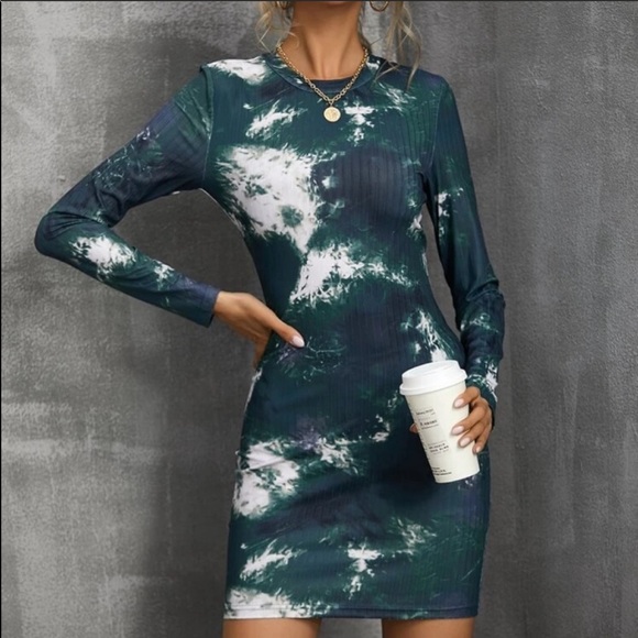 Stellar Tie Dye Dress- Long Sleeve- NWT - Picture 4 of 7